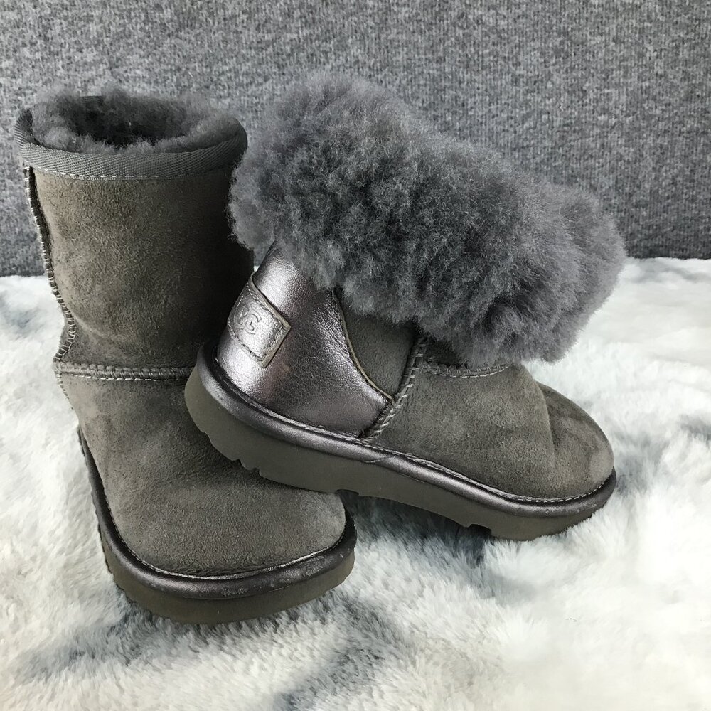 UGG Boots‎ Kids Size 10 Gray and Metallic